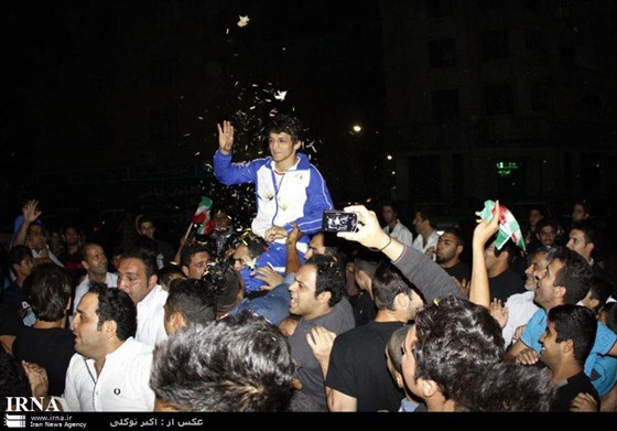 در مراسم تجلیل از دارنده مدال طلای کشتی فرنگی بازیهای المپیک لندن :