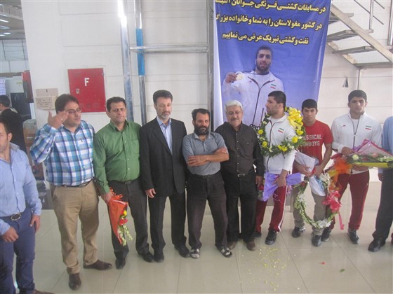 مراسم اسقبال از قهرمانان افتخار آفرین خوزستانی تیم ملی کشتی فرنگی جوانان در رقابتهای قهرمانی آسیا: