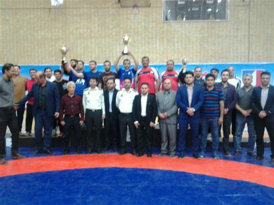 پایان رقابت های مرحله نهایی کشتی فرنگی خردسالان قهرمانی کشور((یادوراه سرداران و 4 هزار شهید آبادان)) / آبادان :