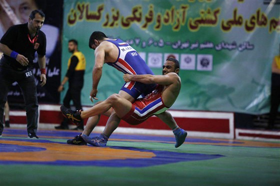 رقابت های مرحله اول انتخابی تیم ملی کشتی فرنگی بزرگسالان / تهران :